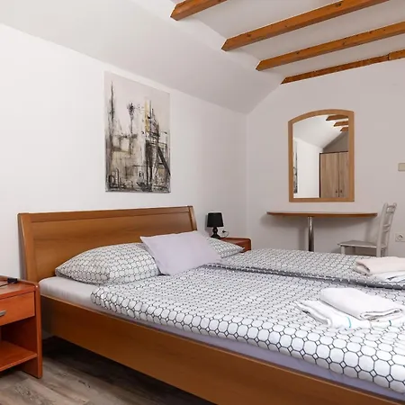 Lipa With Pool Casa vacanze