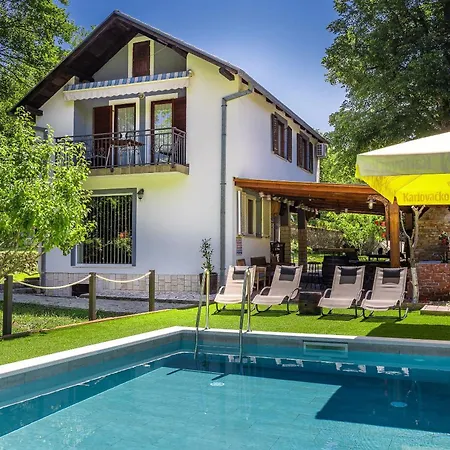 Ferienhaus Lipa With Pool